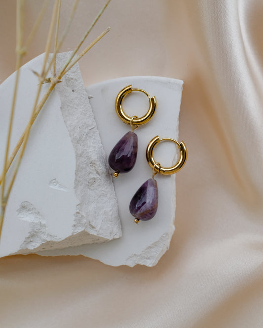 Amethyst Hoops - Einzigartige Ohrringe von StudioSiroh. Jetzt online bestellen!