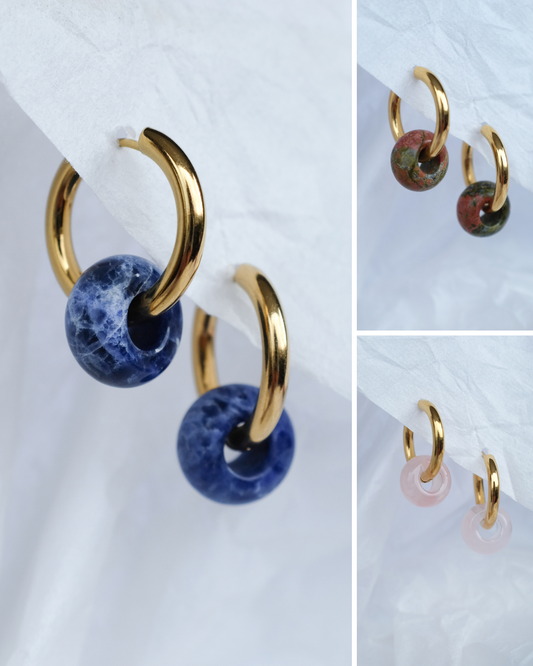 Gemstone Hoops - Einzigartige Ohrringe von StudioSiroh. Jetzt online bestellen!